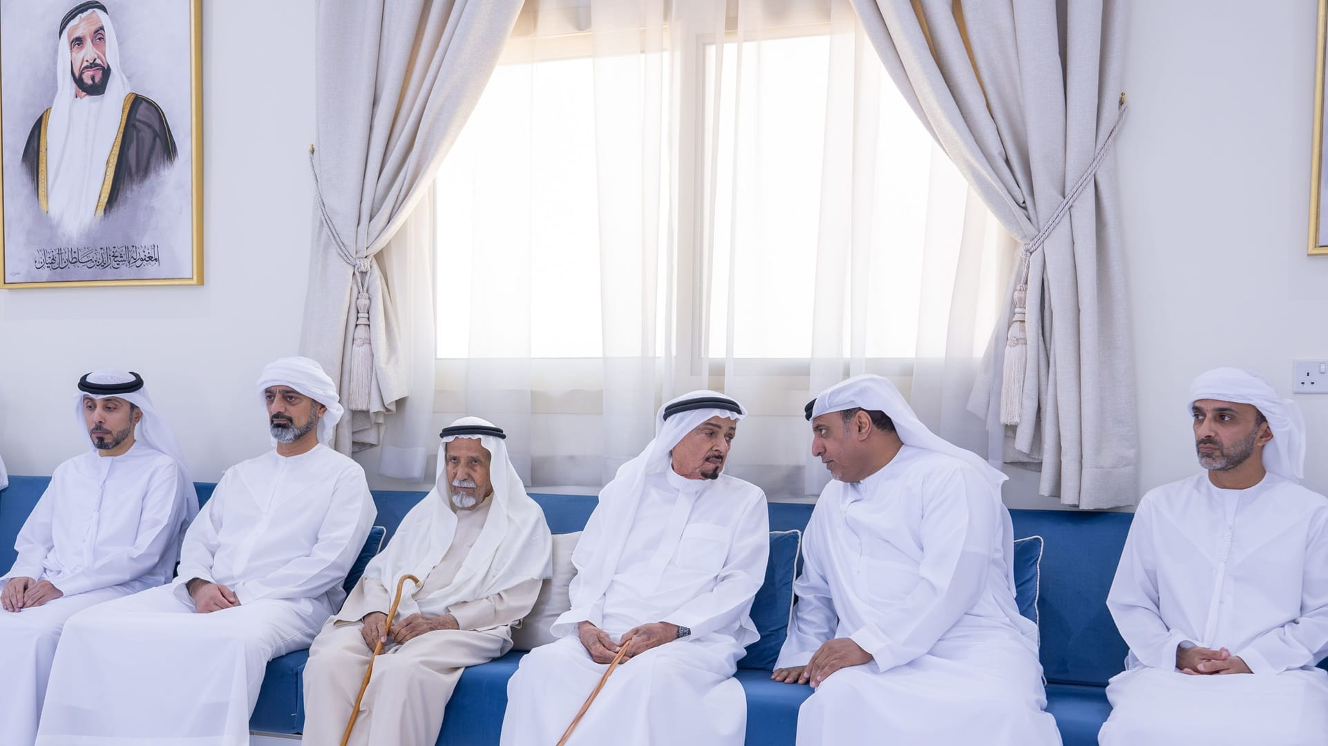 حاكم عجمان وولي عهده يقدّمان واجب العزاء في وفاة خلفان القمزي