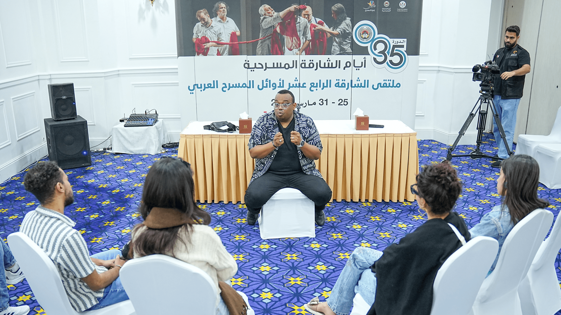 أيام الشارقة المسرحية تكشف أسرار بناء المشهد الاستهلالي للعرض