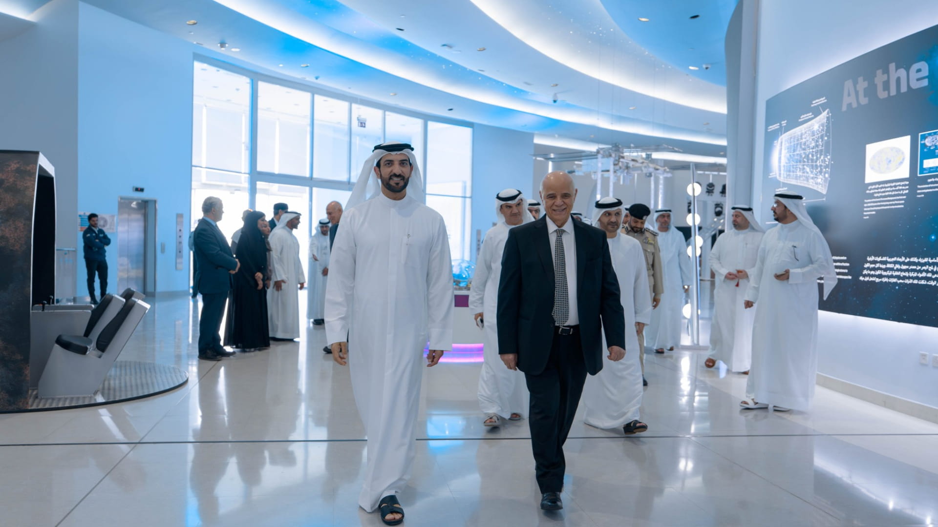 سلطان بن أحمد القاسمي يشهد إطلاق القمر الصناعي "الشارقة سات 2"