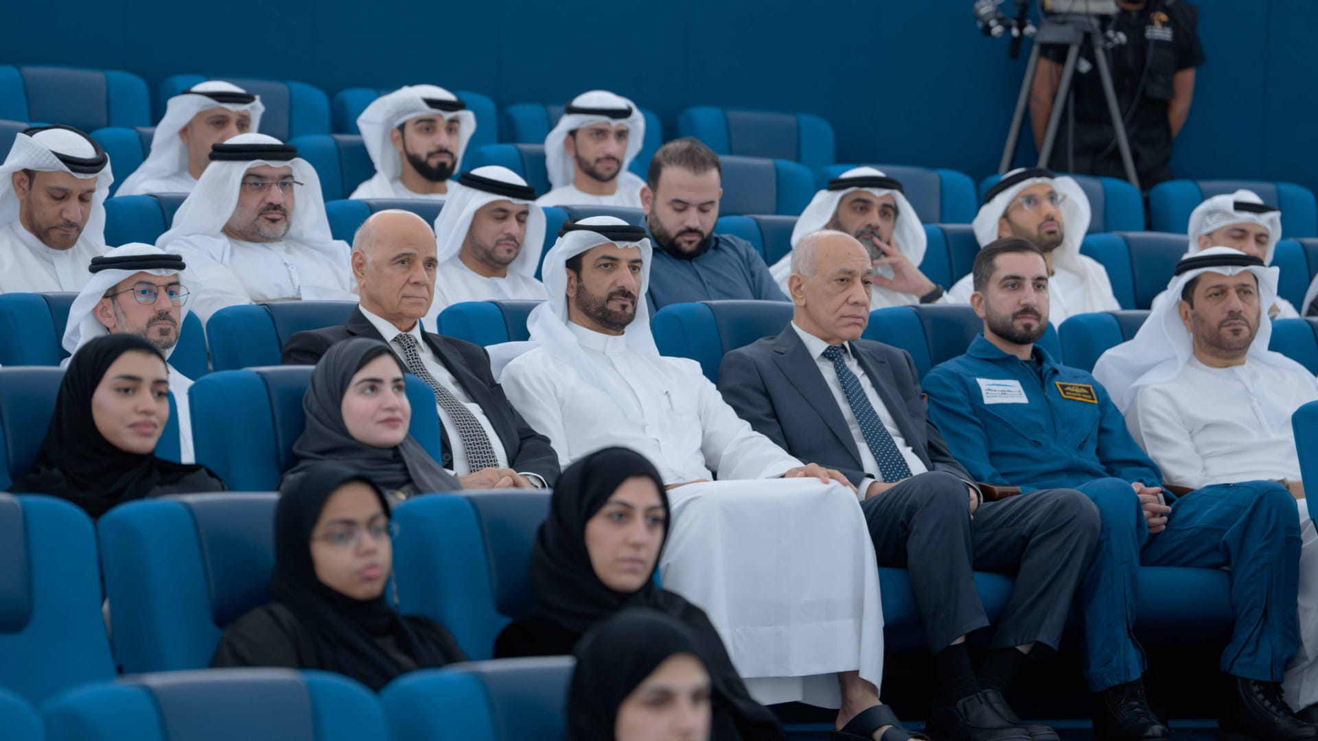 سلطان بن أحمد القاسمي يشهد إطلاق القمر الصناعي "الشارقة سات 2"