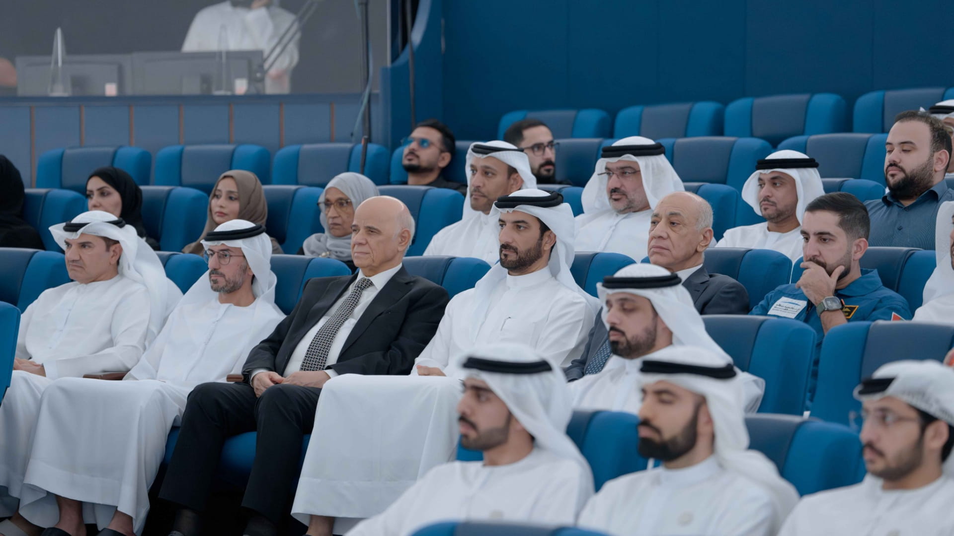 سلطان بن أحمد القاسمي يشهد إطلاق القمر الصناعي "الشارقة سات 2"