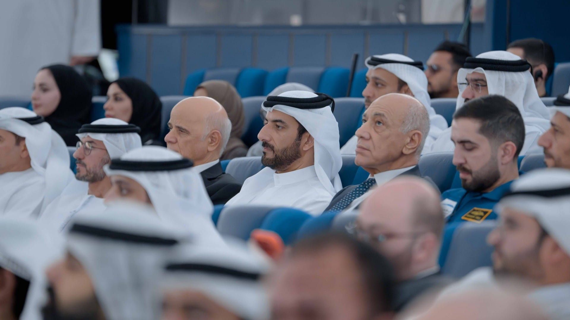 سلطان بن أحمد يطلق الهوية المؤسسية لمجمع الشارقة للفضاء والفلك