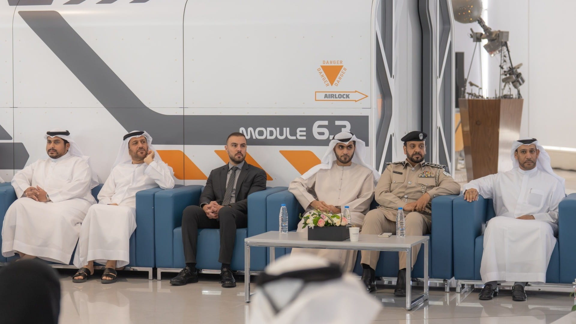 سلطان بن أحمد يطلق الهوية المؤسسية لمجمع الشارقة للفضاء والفلك