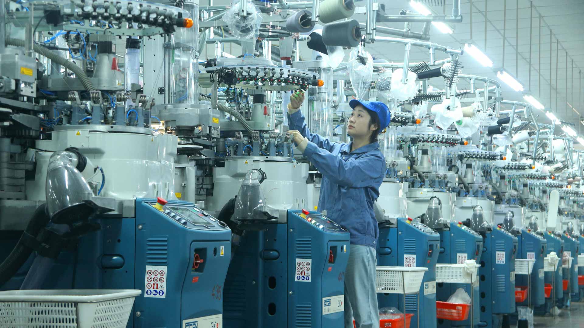 China factory activity expands at fastest pace in a year