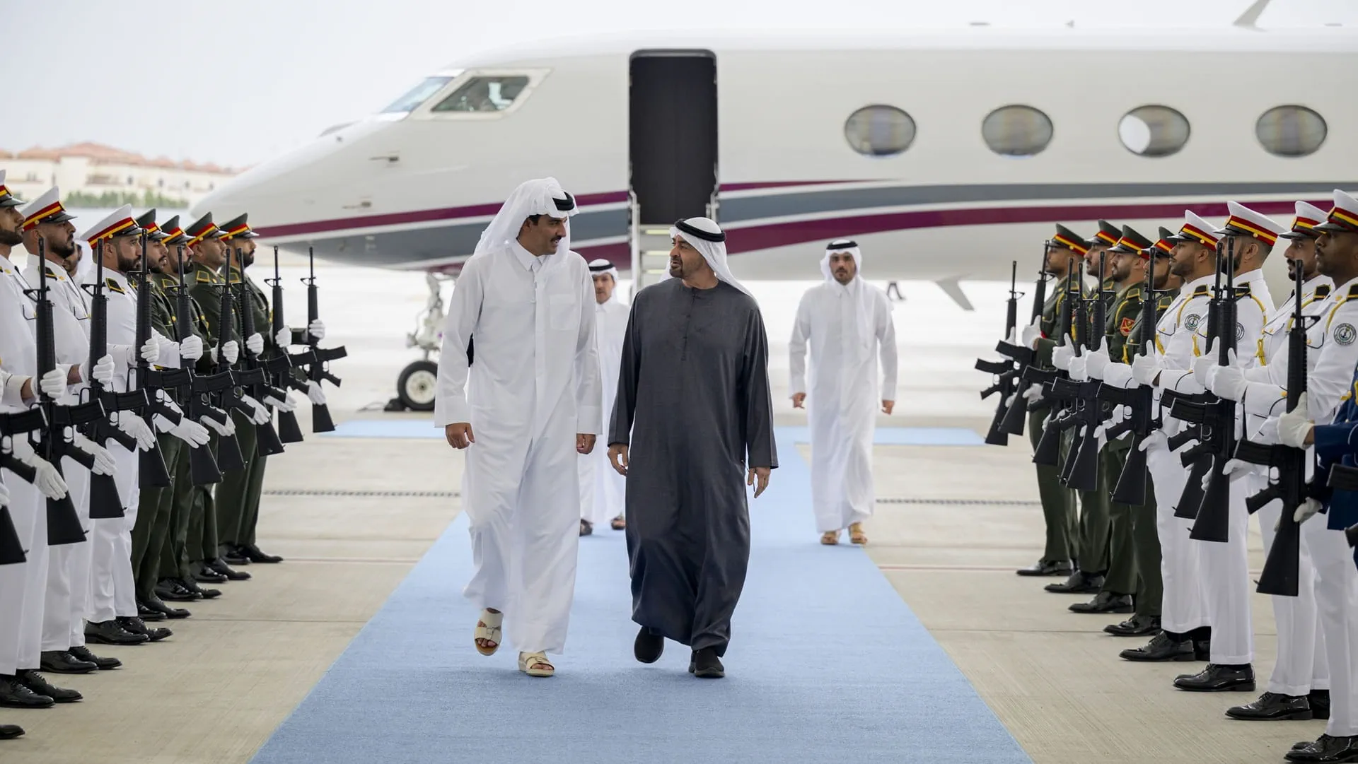 UAE President receives Emir of Qatar on fraternal visit