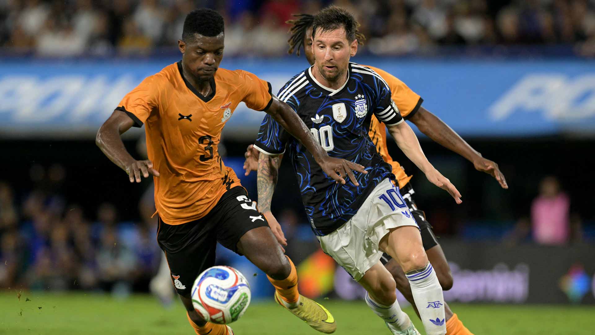 ميسي يقود الأرجنتين للفوز على زامبيا استعداداً لكأس العالم 