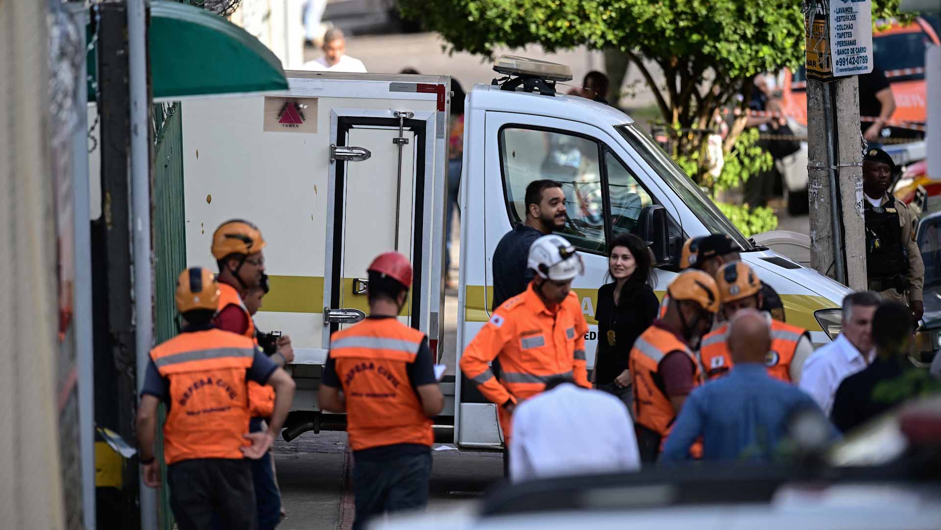في البرازيل.. اصطدام طائرة صغيرة بمبنى يخلف 3 وفيات وإصابتين  
