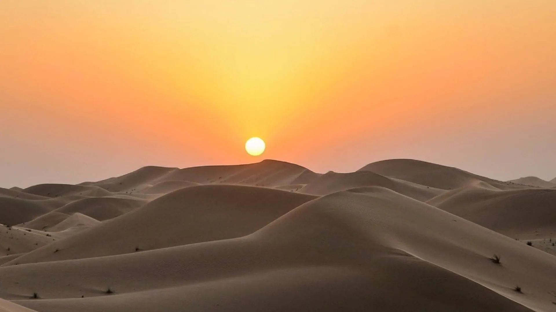Image for the title: UAE weather generally clear with slight temperature drop Friday 