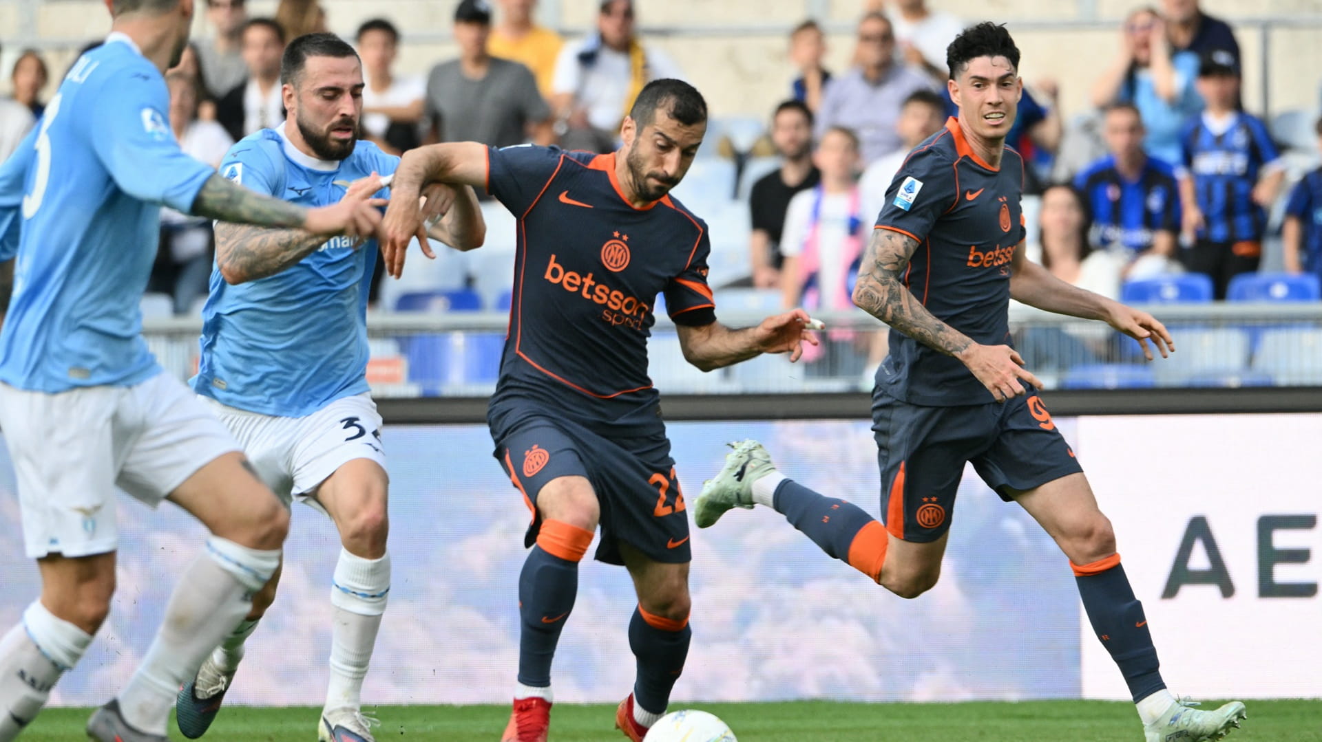 إنتر ميلان يقسو على لاتسيو في الدوري الإيطالي