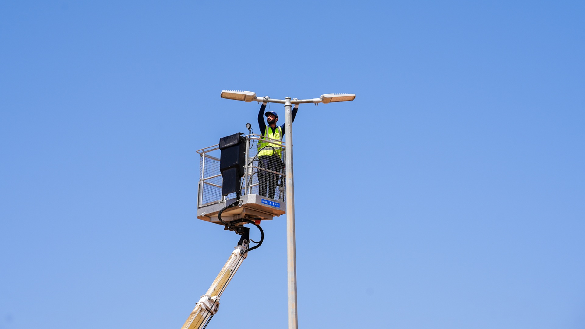 Image for the title: Sharjah Electricity completes lighting and maintenance works 
