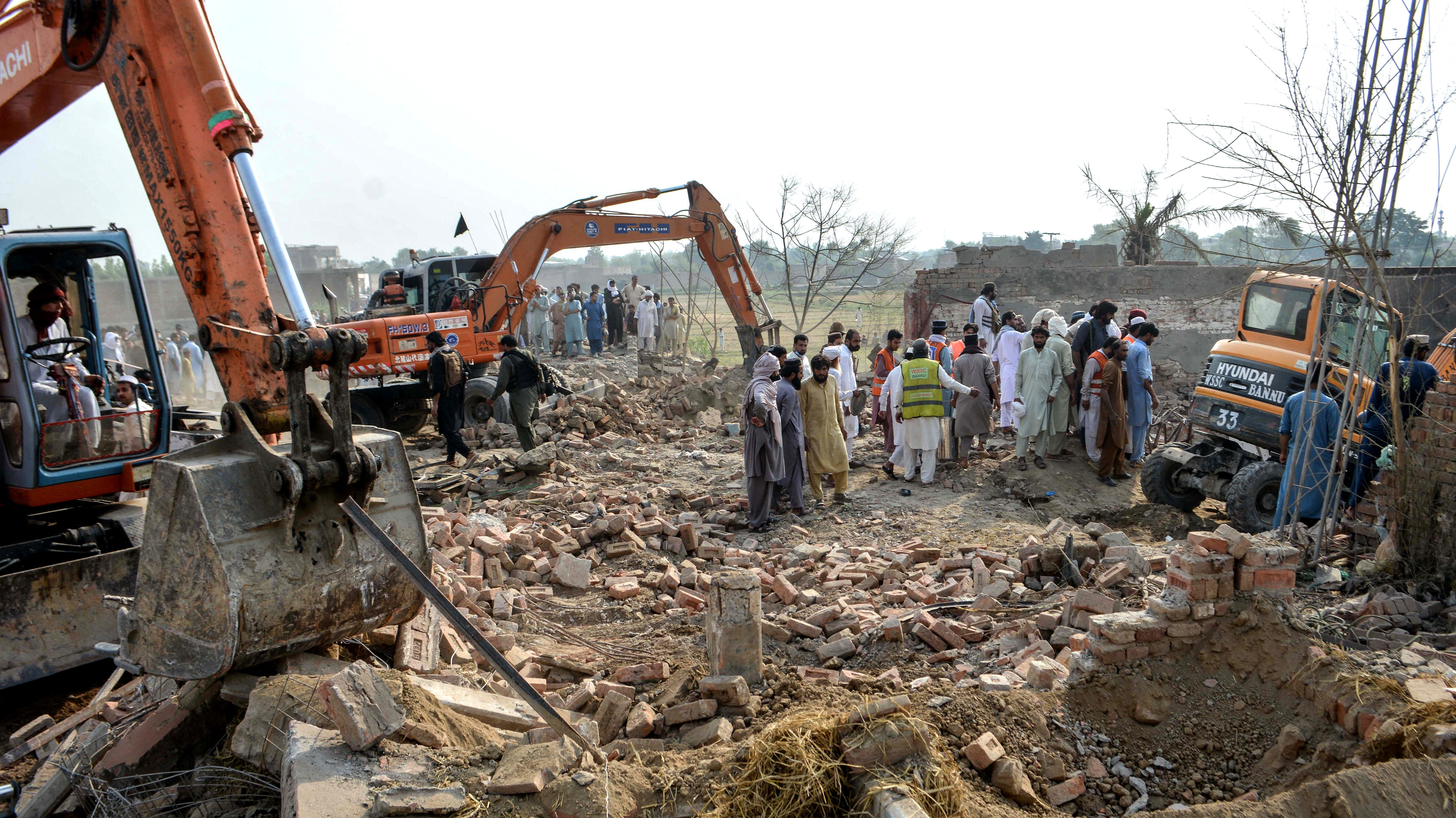 Image for the title: Car bomb attack on checkpoint kills at least 15 in Pakistan 