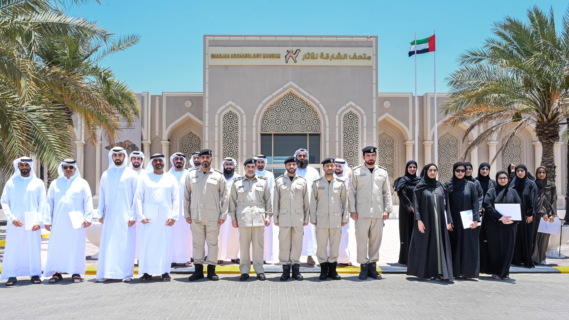 Sharjah Police and SDHR honour “Occupational Safety" graduates 