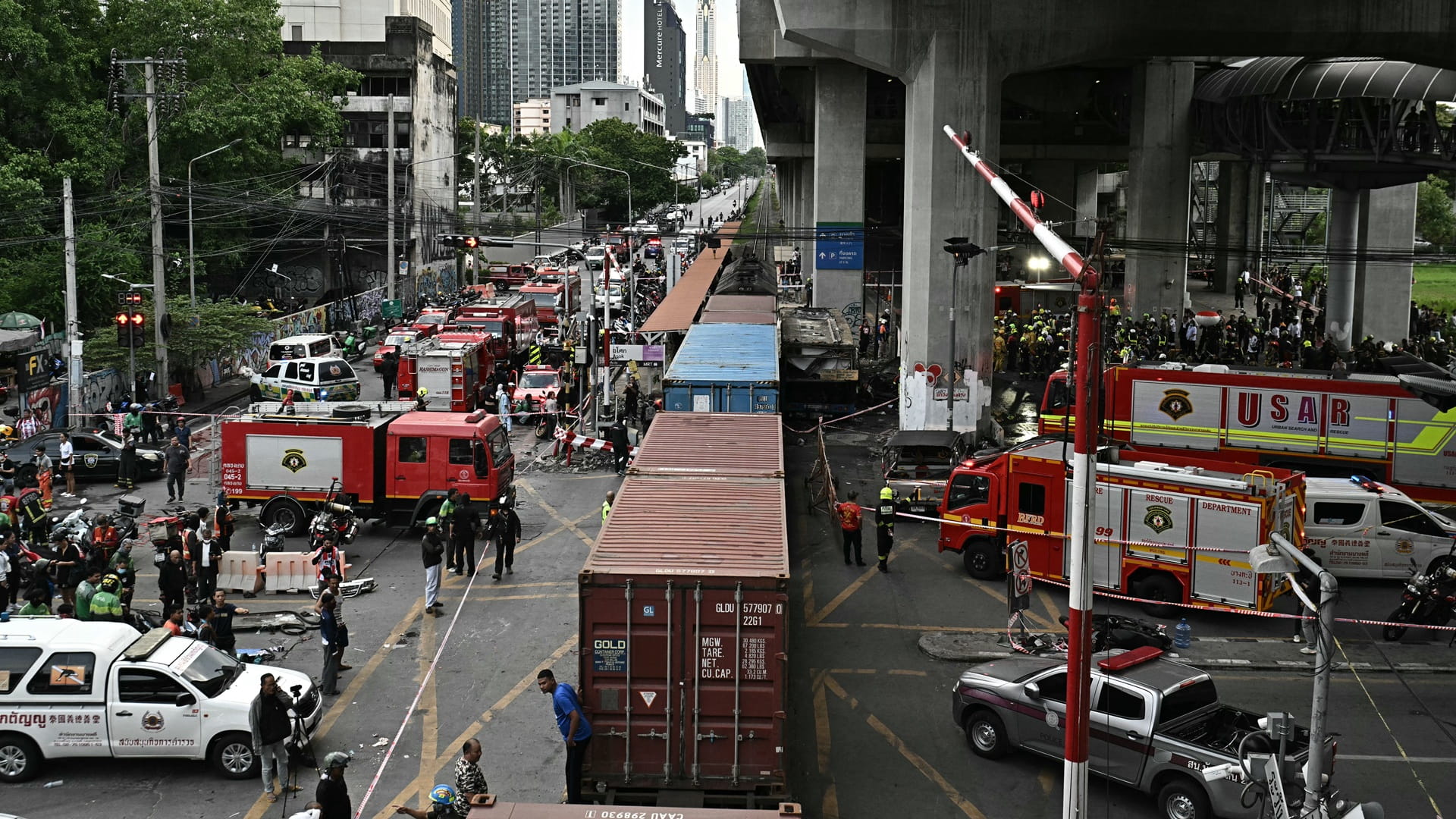 8 killed, 35 injured in train and bus collision in Bangkok