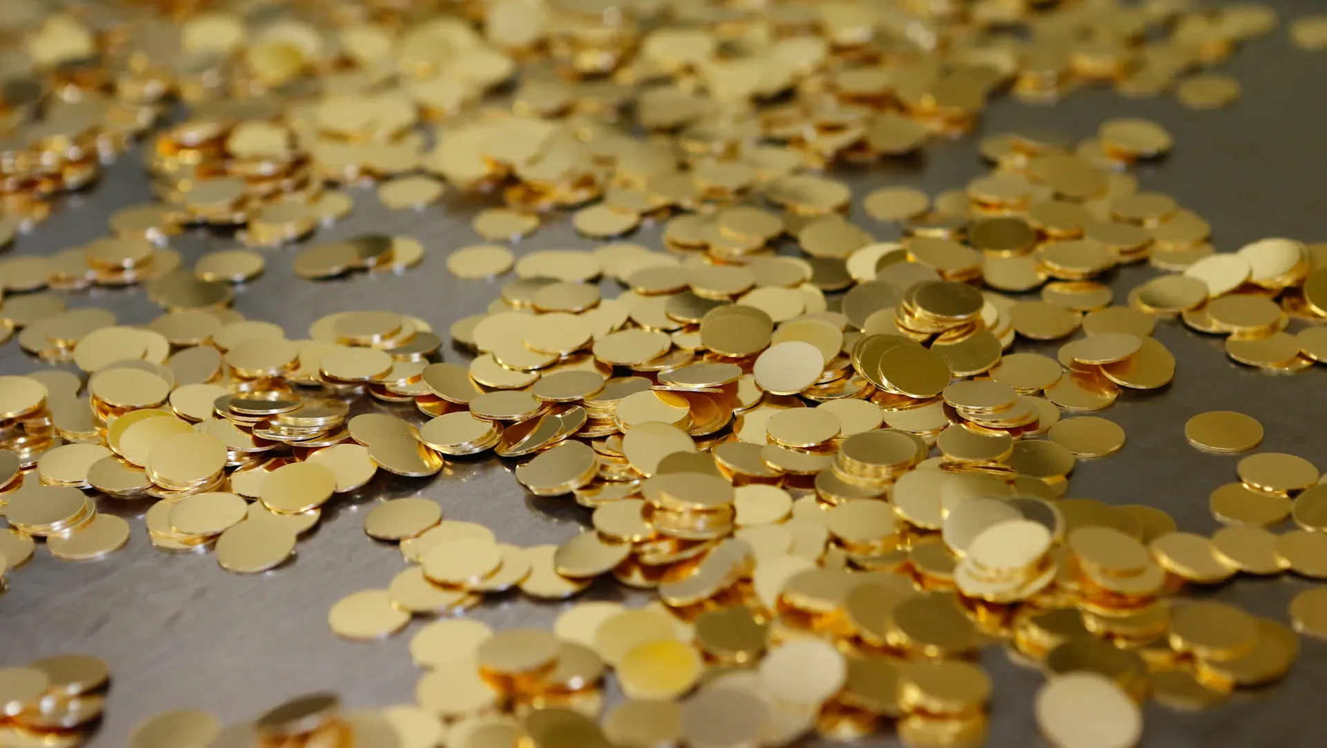 Gold drops to lowest level since May 4 amid stronger Dollar