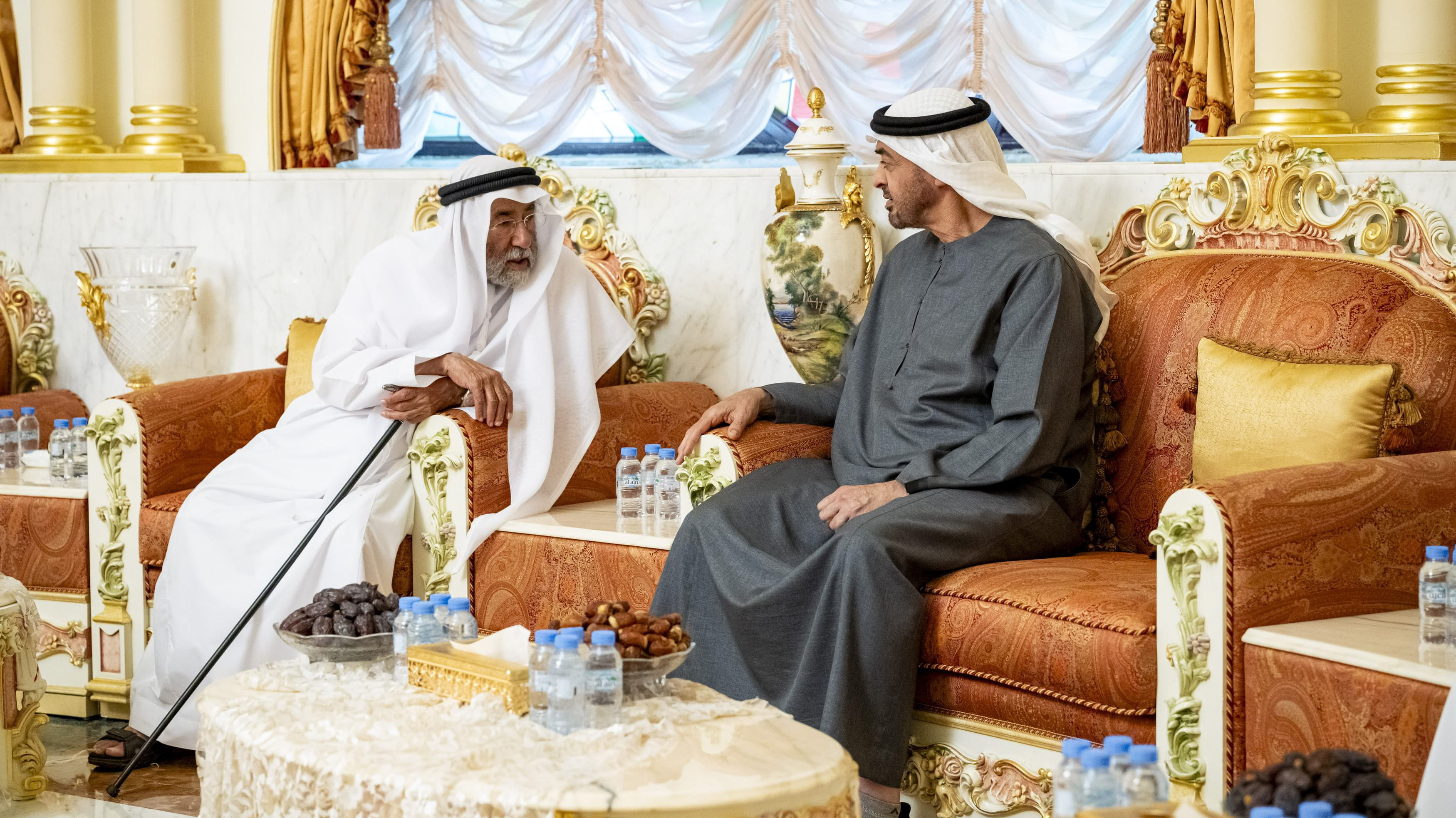 رئيس الدولة يعزي بوفاة آمنة أحمد الظاهري في أبوظبي 