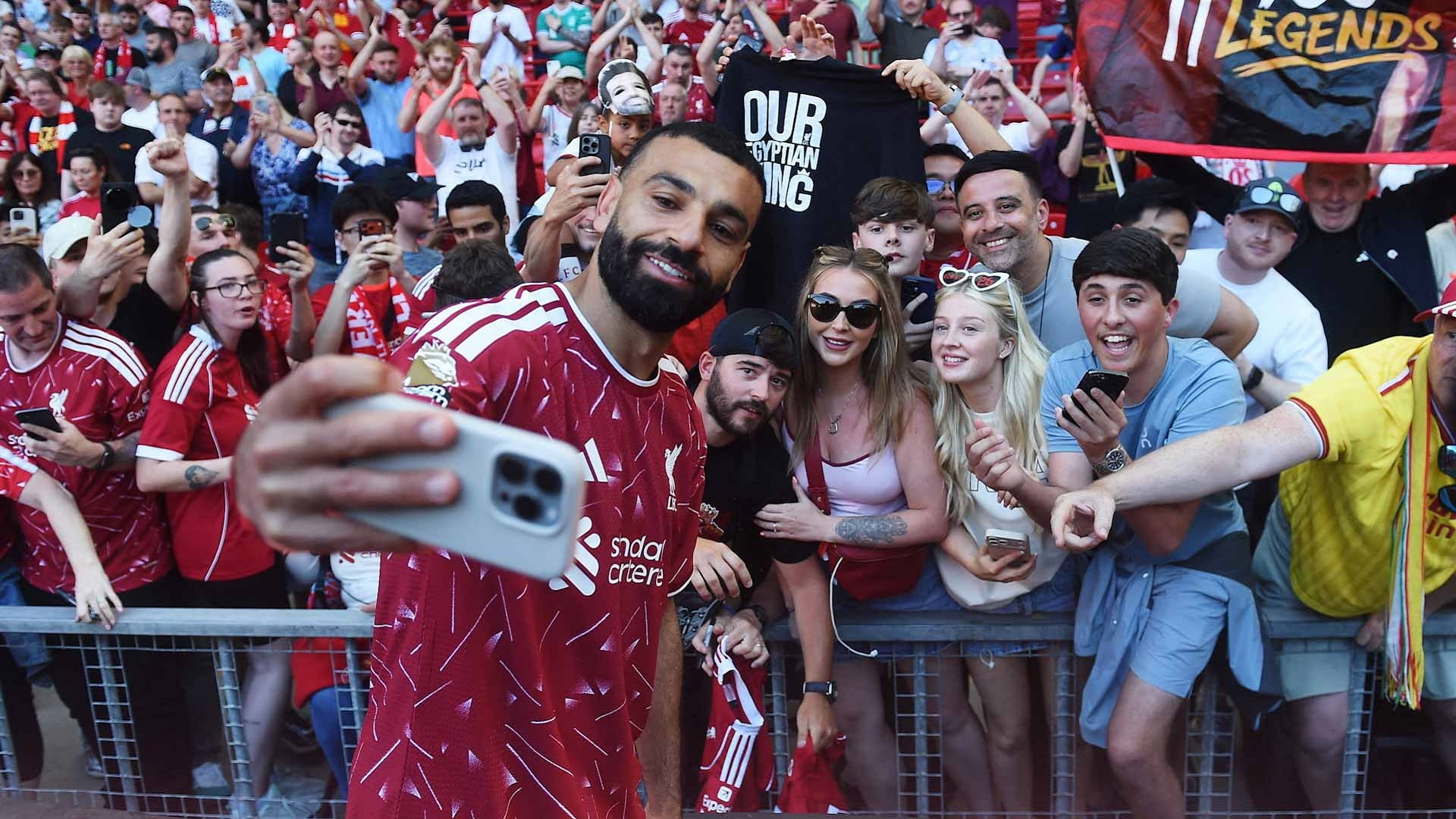 محمد صلاح يختتم مسيرته مع ليفربول بتمريرة حاسمة ووداع مؤثر 