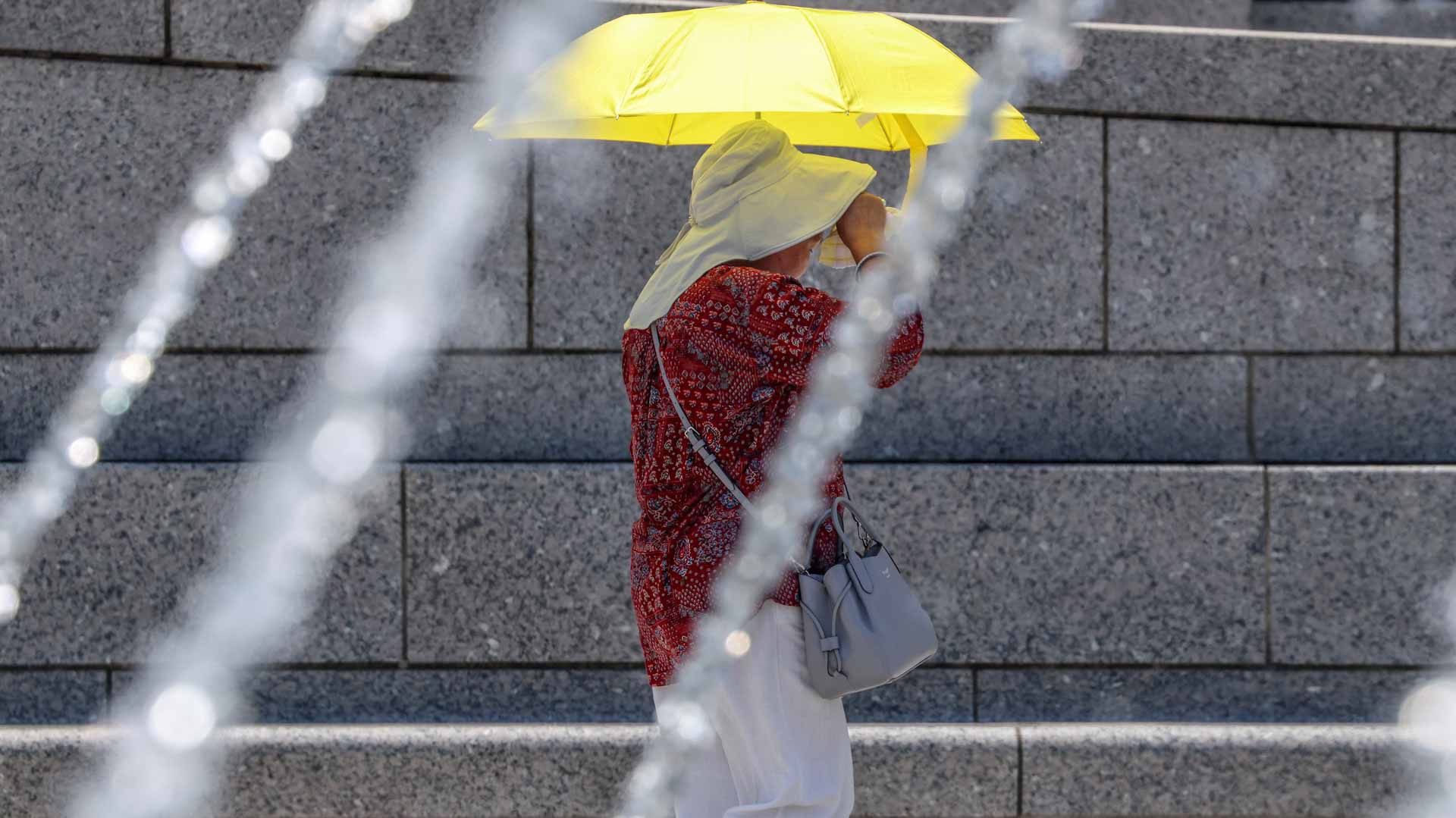 موجة حر تضرب أوروبا مبكراً وتكشف تسارع التغير المناخي بالقارة 