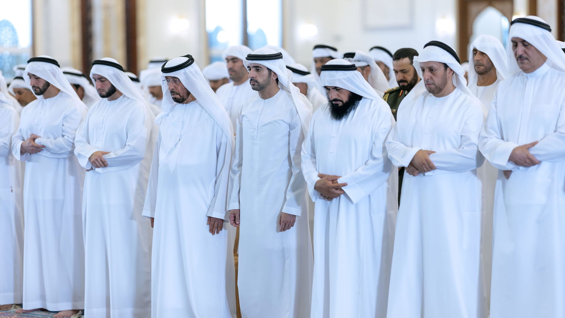Hamdan bin Mohammed performs Eid Al-Adha prayer 
