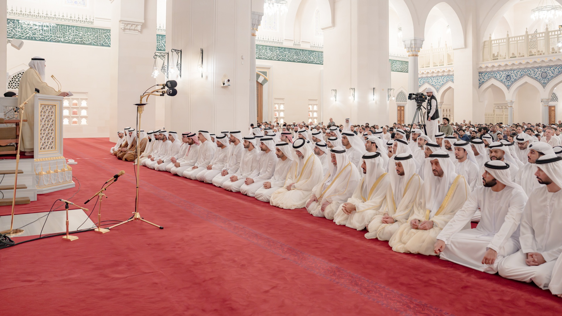 Sultan Al Qasimi performs Eid Al Adha prayer at Sharjah Mosque (2)