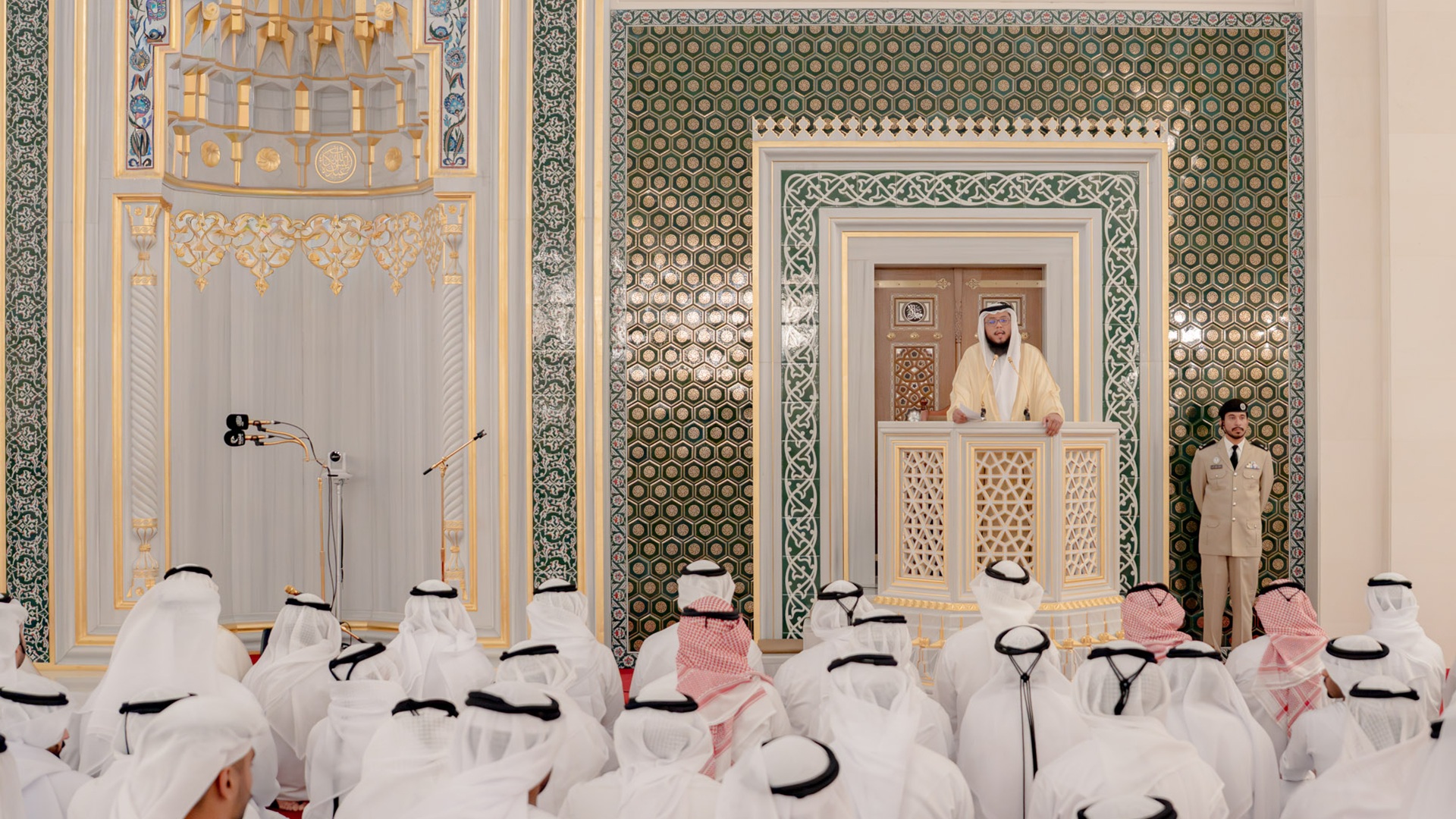Sultan Al Qasimi performs Eid Al Adha prayer at Sharjah Mosque (3)
