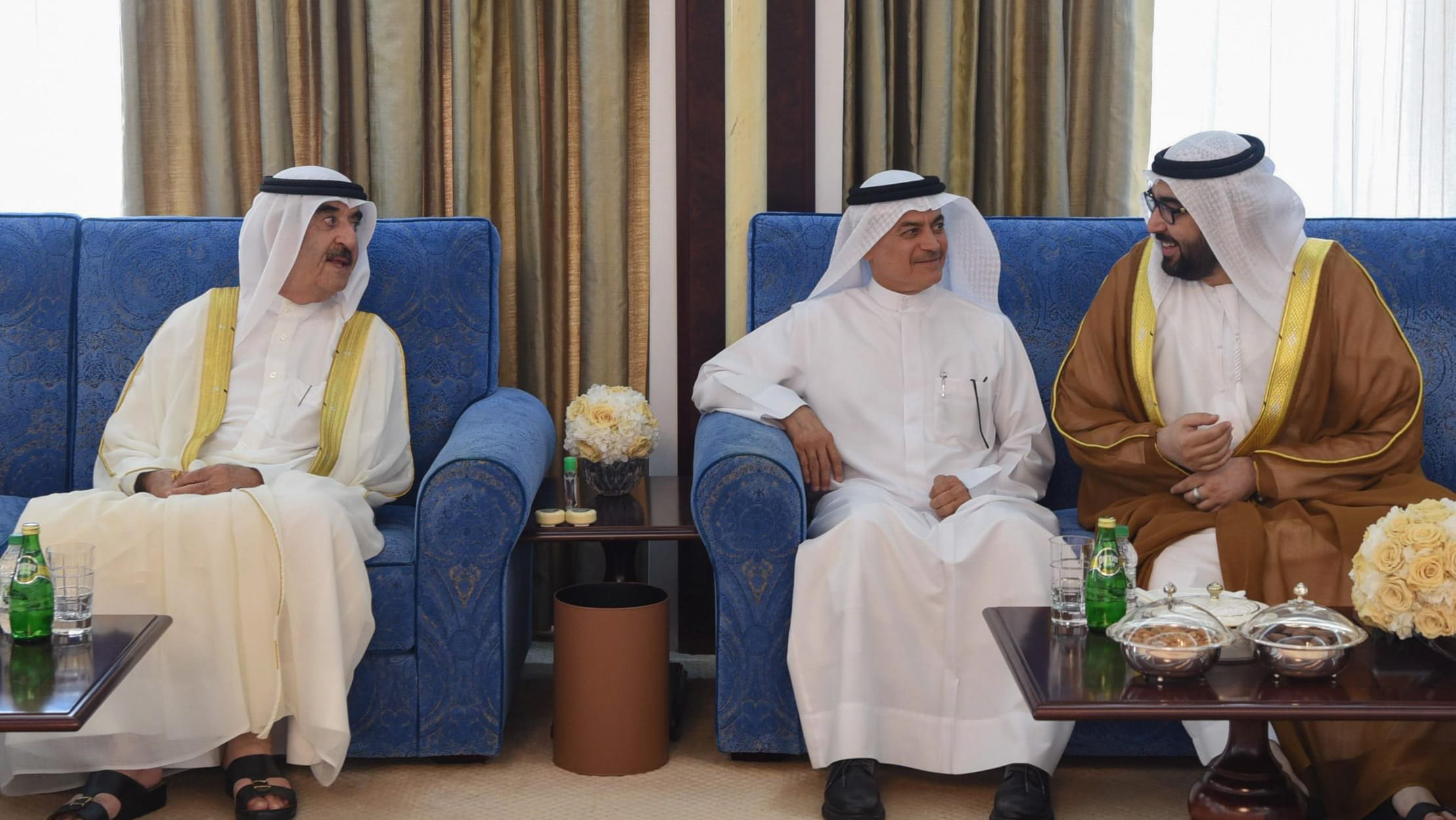 حاكم أم القيوين يستقبل جموع المهنئين بعيد الأضحى المبارك