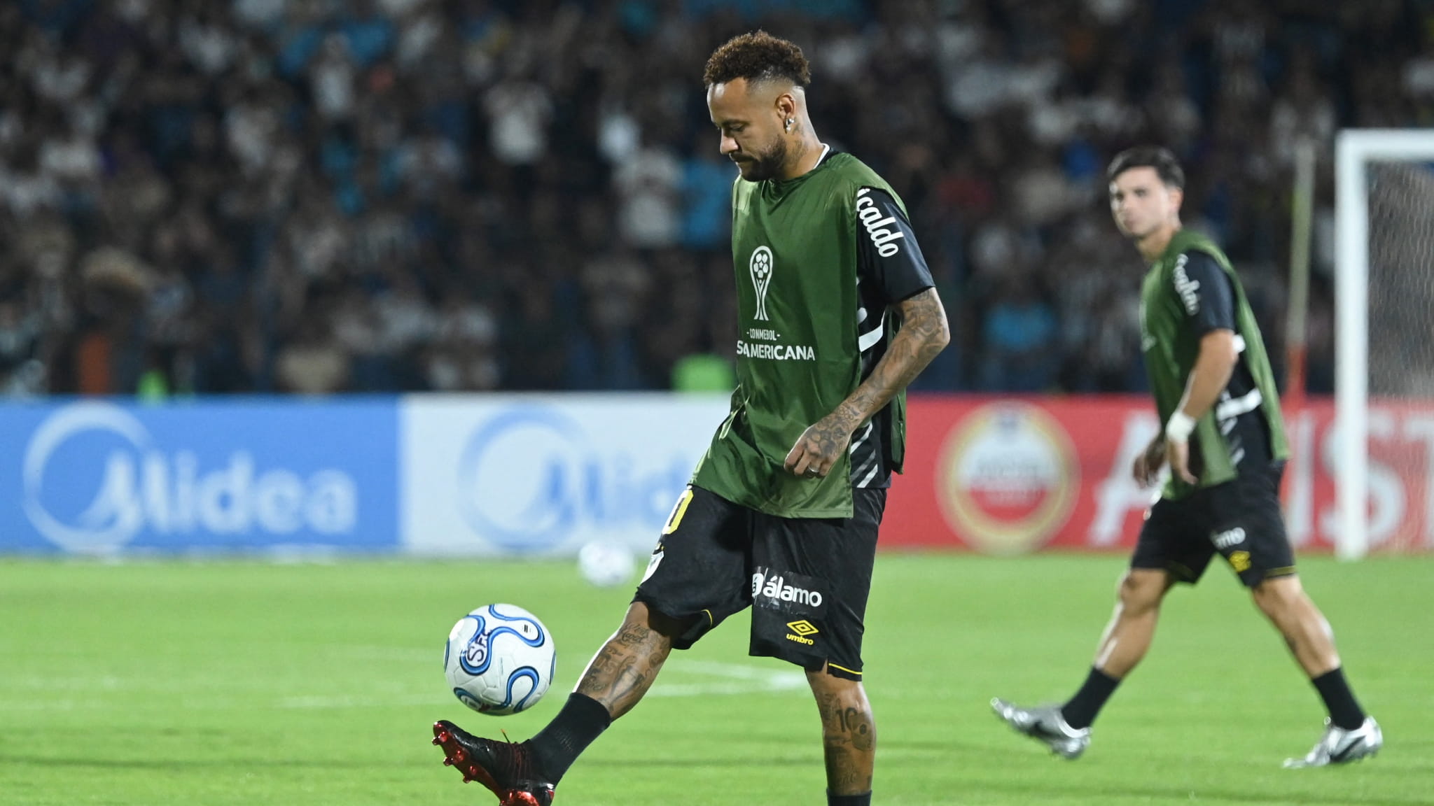 البرازيل تبدأ الاستعدادات وسط شكوك حول نيمار