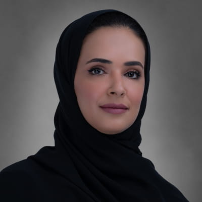 سعادة علياء السويدي)