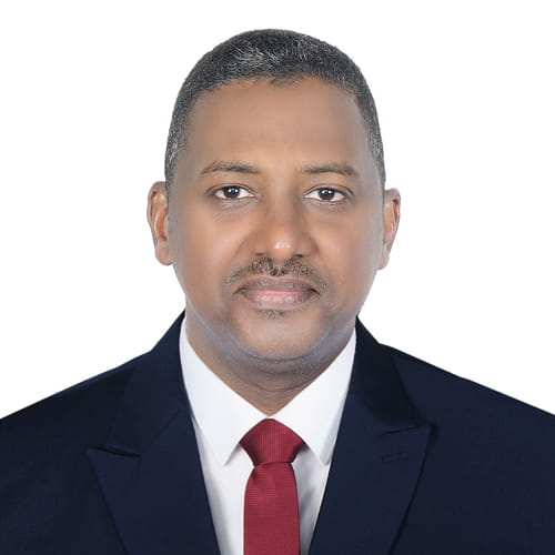 الدكتور أيمن زين)